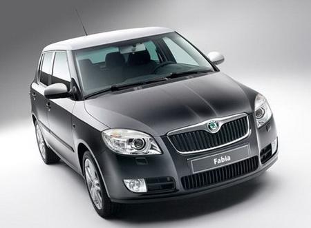 <p><strong><span style="color: #0000ff;">Fabia’nın etiketinde 29.000 TL var</span></strong></p>
<p>SKODA, en çok satan modelleri arasında yer alan Fabia için farklı kredi kampanyaları başlattı. Fabia sahibi olmak isteyenler Skoda Finans’tan yüzde 0.99 faiz oranıyla kredi kullanabiliyor. Fabia 29 bin TL’den başlayan kampanyalı fiyat etiketine sahip. Bu kampanyalı fiyat üzerinden yüzde 0.99 faiz oranlı kredi fırsatı sunuluyor. Müşteriler, araç bedelinin yüzde 90’ına kadar kredi kullanabilirken, kredilerinin geri ödemesinde 60 aya kadar varan uzun vade seçeneklerinden de yararlanabiliyor.</p>