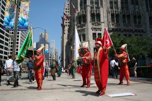 Chicago Türk Dünyası Festivali etkinlikleri çerçevesinde ABD'ye gelen Eyüp Belediyesi Mehter Takımı Amerikalılara mehteri ve Türk kültürünü tanıtıyor.