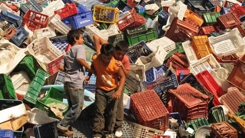 İşte mavisiz, kumsalsız, şaaşasız Bodrum'dan insan manzaraları...
