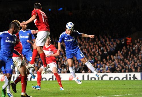 UEFA Şampiyonlar Ligi: Tarih: 3 Kasım 2010 - Dakikada görüntülenme sayısında tepe nokta: 3.363.725
Londra'lı Chelsea ile Spartak Moscow ve Zilina - Marseille karşılaşması futbol severler tarafından büyük ilgi görmüştü.