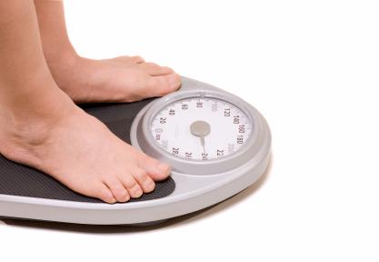 <B>LİSEDEN SONRA ALDIĞINIZ KİLOLARI HESAPLAYIN</B><BR><BR>
Liseden mezun olduktan sonra kaç kilo aldığınızını hesaplayın. Eğer 5 kilodan fazla aldıysanız kansere yakalanma riskiniz o oranda artmış demektir..
