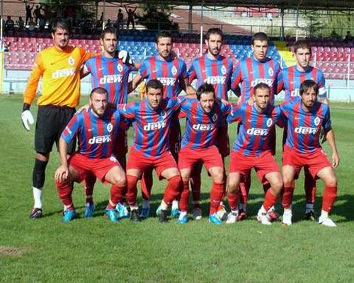 <STRONG>OFSPOR</STRONG><BR>
15. sıradaki Ofspor, yaptığı 6 karşılaşmada 3 beraberlik ve 3 mağlubiyeti bulunuyor.