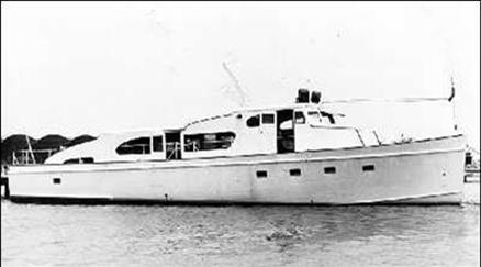 1955te hazırlıklarını tamamlayan Fidel Castro ve 81 arkadaşı, Grandma adlı eski bir yatla Kübaya doğru hareket etti. Gemide Kübalı olmayan tek kişi, grubun doktoru Gueveraydı.