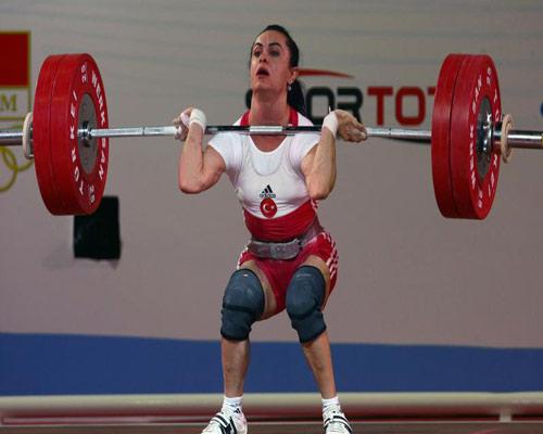 <strong>Nurcan TAYLAN</strong> <br>48 kg Sporcu
