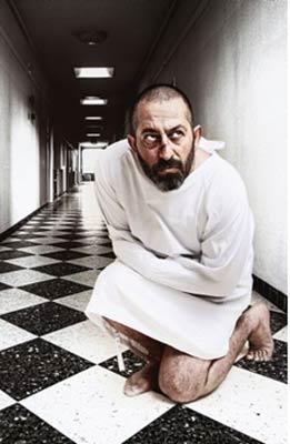 Yeni dergi 46, yayın hayatına &ccedil;ok &ouml;zel bir Cem Yılmaz kapağıyla başladı. &Ccedil;ekimleri, bug&uuml;ne dek pek &ccedil;ok sansasyonel fotoğrafa imza atan Mehmet Turgut ger&ccedil;ekleştirdi. İşte daha fazlasını ve &ouml;zg&uuml;n boyutlarını dergide g&ouml;receğiniz fotoğraflardan bir ka&ccedil; &ouml;rnek...