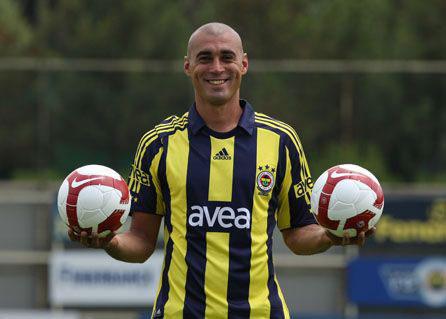 Fenerbahçe, Sivasspor'dan transfer ettiği savunma oyuncusu Fabio Alves Da Silva (Bilica) ile 3 yıllık sözleşme imzaladı. Bilica, Fener'i kariyerinin doruk noktası olarak gösterdi.