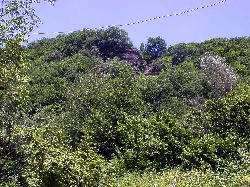 Trabzon'un Vakfıkebir İlçesi Çamlık Köyü Hacı Mahmutlu mevkiindeki iki katlı Pedromida Kilisesi, bakımsızlık sonucu defineciler tarafından tahrip edildi