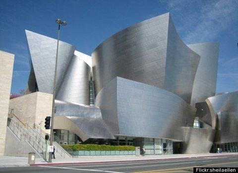 Gehry Partners tarafından tasarlanan Walt Disney Konser Salonu