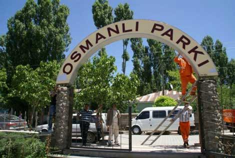 DTP'li Patnos Belediyesi, encümen kararıyla Osmanlı Parkı'nın adını 'Orhan Doğan', Selçuklu Parkı'nın ismini ise 'Özgürlük' olarak değiştirdi.