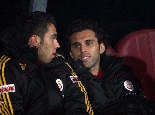 4 golle biten ve nefes kesen Trabzonspor-Galatasaray maçında sahada oyuncular mücadele verirken tribünlerde de renkli görüntüler vardı.