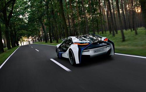 BMW'nin 17 Eylül'de Almanya'daki Uluslararası Otomobil Fuarı'nda görücüye çıkartacağı sır gibi sakladığı çevreci spor modeli ilk kez görüntülendi.