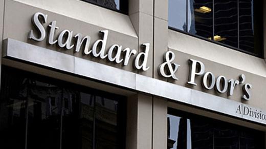 2 Şubat:

-Standard and Poor's (S&P), İrlanda'nın kredi notunu bir basamak düşürdü. Ülkenin A/A-1 olan kredi notunun bir kademe düşürülerek A-/A-2 yapıldığı belirtildi. Notlara ilişkin görünüm ise negatif olarak belirlendi.

5 Şubat:

-Enerji Piyasası Düzenleme Kurumu (EPDK), vergi kaybı ile çevre tahribatına sebep olan 10 numaralı yağ kullanımına yönelik tedbirler aldı.

9 Şubat:

-210 yıllık borsa operatörü Londra Borsası (LSE), Toronto Borsası operatörü TMX'i 3,2 milyar dolar (2,34 milyar euro) bedelle satın almak üzere anlaştı.