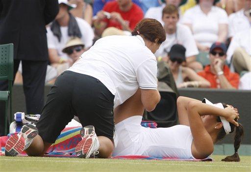 Wimbledon'da 4. turda Venus Williams ile karşılaşan Sırp raket, ikinci sette sakatlanınca mücadeleyi gözyaşları içinde terk etti