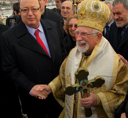 Hıristiyan inancına göre Hz. İsa'nın doğumu ve vaftiz edilişinin 2011. yıldönümü, Yeşilköy'de düzenlenen denizden haç çıkarma töreniyle kutlandı. Törenlere Patrik Bartholomeos'un ezana hürmet göstermesi damga vurdu.