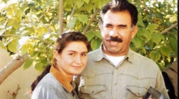 Terörist başı Abdullah Öcalan'ın bilinmeyen fotoğrafları... Öcalan'ın plajda ve kaldığı villanın havuzunda yüzerken, futbol oynarken, kadın teröristlerle doğum günü kutlarken görüntüleri çıktı.