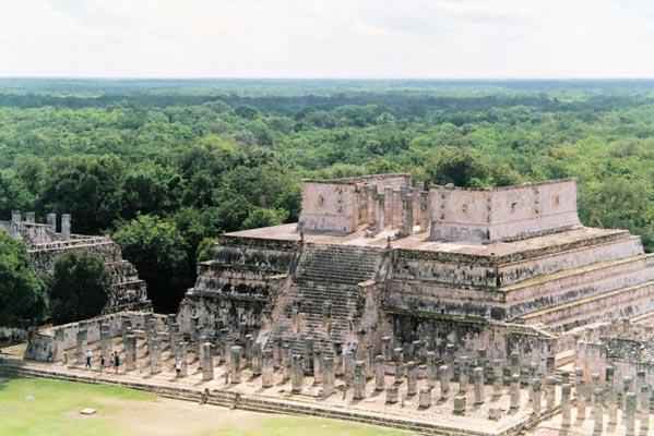 10. Meksika'da bulunan "Chichen Itza" arkeolojik sit alanından Yukatan Yarımadası