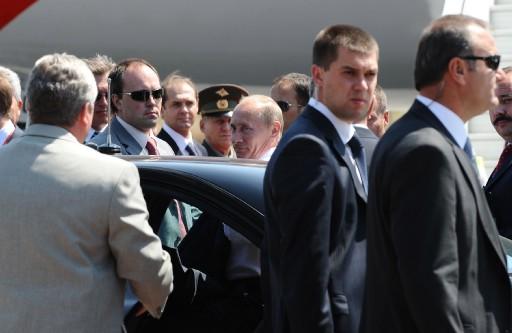 Rusya Başbakanı Vladimir Putin, günübirlik çalışma ziyareti için Ankara'ya geldi. Putin seri ziyaretler gerçekleştirdi ve önemli anlaşmalara imza attı
