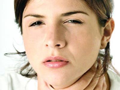 <B>ATEŞ TİROİD İLİŞKİSİ</B><BR><BR>
Sabah uyandığınızda ateşinizi ölün. Eğer 37 derecenin altında bir vücut ısısına sahipseniz tiroid probleminiz olabilir..
