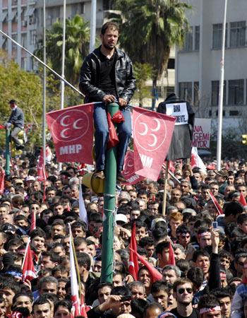Bahçeli'nin Adana mitingi: Bahçeli, Adana'da, Uğur Mumcu Meydanı'nda partisince düzenlenen mitingde vatandaşlara hitap etti.