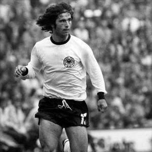 Kullandığı 63 penaltıdan 16'sını gole çeviremeyen Gerd Müller, 'Dünyanın en çok penaltı kaçıran' futbolcusu oldu.