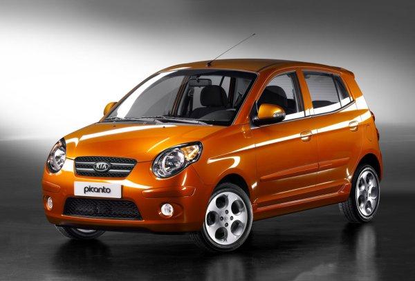 <p><strong><span style="color: #0000ff;">KIA</span></strong></p>
<p>ÇELİK Motor'un bünyesindeki Kia, 15 Haziran tarihine kadar tüm Kia kullanıcılarını, Kia Yetkili Servislerine davet ediyor. Kianın garantisi biten araç sahiplerine özel olarak yapılan kampanya süresince, işçilikte yüzde 30, orjinal yedek parçada yüzde 20, motor yağlarında ise yüzde 15 oranında indirimler sunuluyor. Kampanya kapsamında, servise gelen araçlar ücretsiz muayene, ön control ve check-up hizmetinden de yararlanabiliyorlar. 4 adet Cooper lastik Alana, 1 yıl yol yardımı ve lastik tamir kiti hediye olarak verildiği satış sonrası kampanyasında Kia sahiplerine ayrıca yıl sonuna kadar geçerli olan bakım ve onarım hediye kuponları da veriliyor.</p>