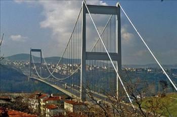 Boğaziçi Köprüsü'nde ve Fatih Sultan Mehmet Köprüsü'nde Anadolu yakasından Avrupa yakasına geçmek