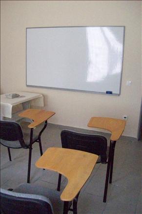Adalet Bakanlığı, 'terör örgütü elebaşının İmralı Adası'ndaki hapishane şartlarının kötüleştiği' yönünde tartışmaları sona erdirmek için Abdullah Öcalan'ın İmralı Cezaevi'ndeki hücresinin görüntülerini basına dağıttı. İşte gerçekler: