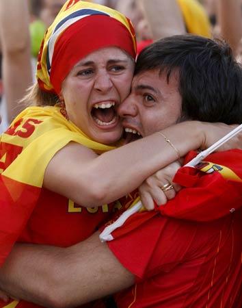 13. Avrupa Futbol Şampiyonası'nda şampiyonluğu, Avusturya'nın başkenti Viyana'daki final maçında Almanya'yı 1-0 yenen İspanya, 2. kez kazandı.