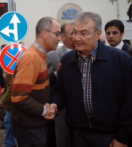Baykal bayram namazını torunları ile dedesinin imam olduğu camide kıldı