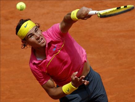 Pariste Roland Garros santrkortunu dolduran on binlerce seyirci, tarihi bir maça tanıklık ettiler ve Nadalın Fransa Açıka tarihi vedasını seyrettiler. 1 Numara Nadal sürpriz bir şekilde elendi