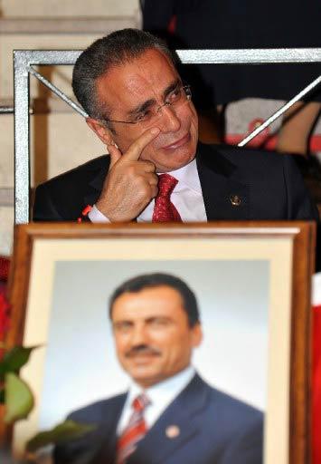 Helikopter kazasında hayatını kaybeden BBP Genel Başkanı Muhsin Yazıcıoğlu'nun yerine bugün yeni genel başkan seçiliyor. Kongrede, Yalçın Topçu ve Tuna Koç yarışıyor.