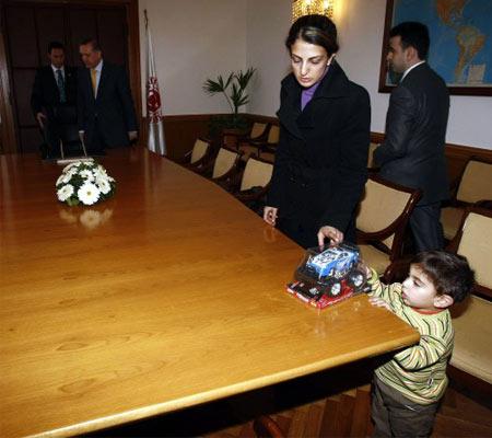 Başbakan Recep Tayyip Erdoğan, Suudi Arabistan'da idamla yargılanan ancak daha sonra cezası affedilen ve Türkiye'ye gelen berber Sabri Boğday'ı kabul etti