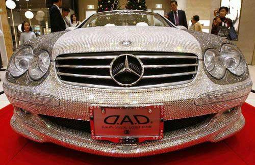 Kristalle kaplı Mercedes Benz SL600