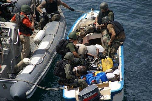 Genelkurmay, ''Aden Körfezi'ndeki TCG Gediz Fırkateyni tarafından, koran teknesine operasyon düzenlediğini ve 5 korsanın etkisiz hale getirildiğini açıkladı.