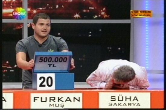 Sonunda beklenen oldu... Show TVde Acun Ilıcalının sunduğu Var mısın yok musun yarışmasında bir yarışmacı 128 milyarı reddedek kutuya gitti ve 500 milyarı kazandı.