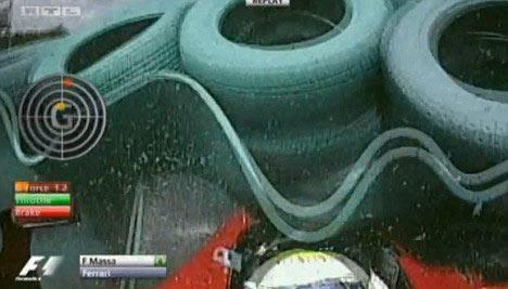 Formula 1'de sezonun 10. yarışı olan Macaristan Grand Prix'sinde Cumartesi günü yapılan sıralama turlarında, kaza yapan Ferrari'nin Brezilyalı pilotu Felipe Massa'nın, kafasındaki kaska yaklaşık 1 kilogram ağırlığındaki bir çelik yayın çarptığı açıklandı.