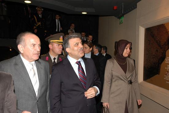 Cumhurbaşkanı Abdullah Gül ve eşi, Panorama 1453 Tarih Müzesini ziyaret etti. Gül'ün gördüğü tablodaki heyecanı yüzüne yansıdı.
