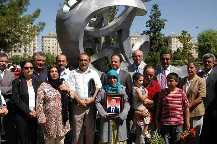 Yaşam Hakkı Anıtı açıldı