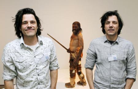 &Ouml;tzi adıyla bilinen Buz&ccedil;ağı adamının sağlıklı bir v&uuml;cuda sahip olduğu model, İtalya'nın Bolozano şehrindeki arkeoloji m&uuml;zesinde sergilenmeye başlandı.