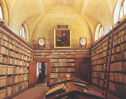 Angelina Kütüphanesi - ROMA