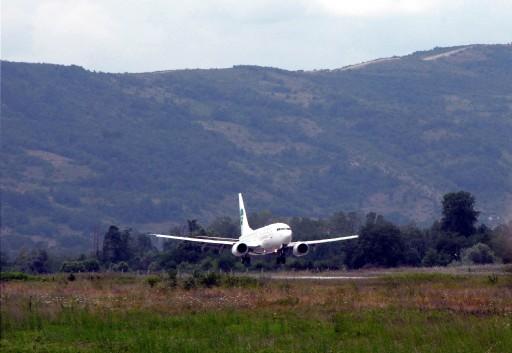 Zonguldak'ın Çaycuma ilçesine bağlı Saltukova beldesindeki Zonguldak Havaalanı çevresinde bulunan 235 metrelik dağın bir bölümünün tıraşlanmasının ardından ilk yolcu uçağı havaalanına iniş yaptı.