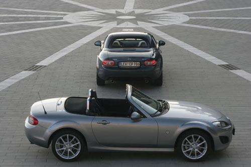 Dünya'nın en çok satan iki kişilik spor otomobili Mazda MX 5