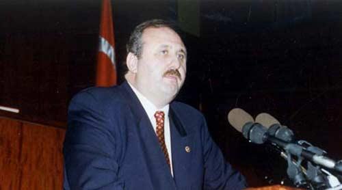 Mustafa Rüştü Taşar: ANAP milletvekiliydi. Afyonkarahisar-Ankara karayolunda geçirdiği trafik kazası sonucu hayatını kaybetti