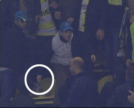 F.Bahçe, Sivasspor ile yaptıkları maçta, tribünde çıkan kavgada iki kişiyi bıçaklayan şahsın, güvenlik kameraları fotoğraflarını yayınladı. Kulüpten şok bir açıklama daha geldi.