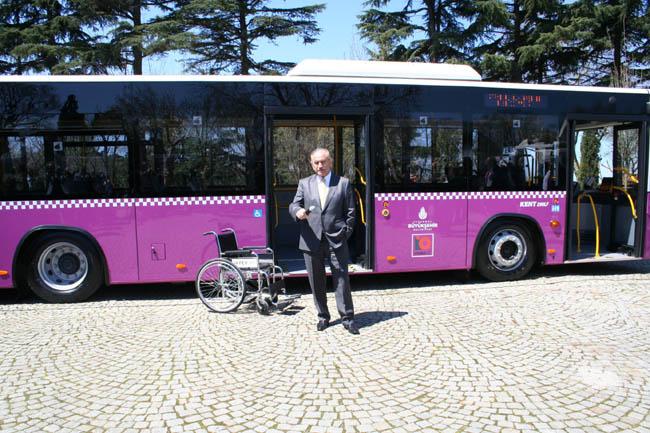 İstanbul Otobüs İşletmeleri AŞ'nin sefere koyacağı belediye otobüslerinde erguvan rengi kullanılacak.