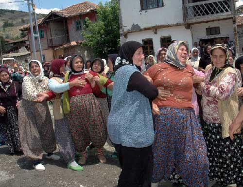 Şehit jandarma komando er İsmail Bay'ın cenazesi, Tokat'ın Turhal ilçesinde toprağa verildi.