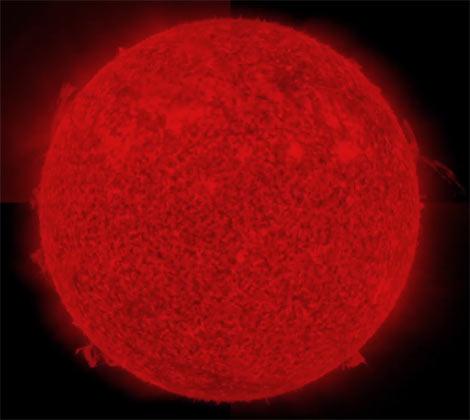 Washington'daki NASA b&uuml;rosundan bilim adamı Richard Fisher, "Bunlar, G&uuml;neş araştırmaları yaptığım 40 yıl boyunca, g&ouml;rd&uuml;ğ&uuml;m en iyi kareler. SDO, G&uuml;neş'in hayatımıza ve toplumumuza etkileri konusundaki anlayışımızı değiştirecek ve geliştirecek" dedi. Fisher, Hubble uzay teleskopunun astrofizik bilimindeki b&uuml;y&uuml;k etkisinin bir benzerini SDO'nun yapacağını belirtti.