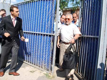 Saray Cezaevi'nde bir yıldır yatan eski Deniz Kuvvetleri Komutanı İlhami Erdil, tahliye edildi.