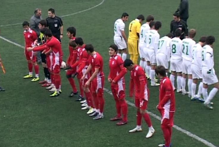 Bölgesel Amatör Ligi'nde mücadele eden Keşanspor kafilesini taşıyan otobüs Antalya'nın Korkuteli ilçesi Kargalı mevkiinde şiddetli yağış ve kayganlaşan zemin nedeniyle uçuruma yuvarlanmış kazada Can Çetinkaya ve Güner Yıldız isimli iki futbolcu hayatını kaybetmiş, 23 kişi de çeşitli yerlerinden yaralanmıştı. Ölen bir futbolcu ile yaralanan bazı sporcuların Çanakkale Dardanelspor altyapısından yetişmesi üzerine bu olaya üzülen Dardanelspor U18 takımı Çanakkale'de gerçekleştirilen Bursaspor maçı öncesi kollarında siyah bantla sahaya çıkıp 1 dakikalık saygı duruşunda bulunmak istedi.