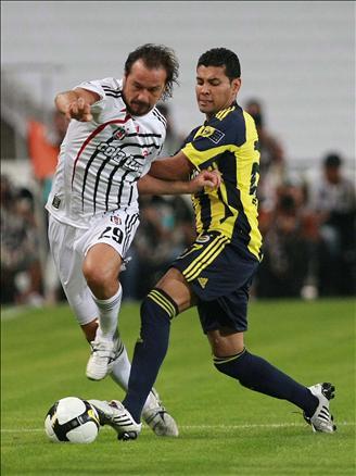 Futbol Federasyonu tarafından bu yıl 4. kez düzenlenen TFF Süper Kupa'yı, Beşiktaş'ı 2-0 yenen Fenerbahçe kazandı. Goller Alex'den geldi...